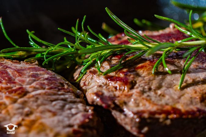 گوشت را سریع پس از پخت برش نزنید