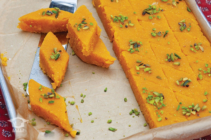 کیک شربتی با خلال پسته