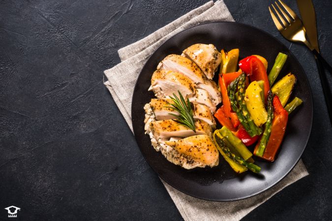 طرز تهیه مرغ گریل با سبزیجات بخار پز