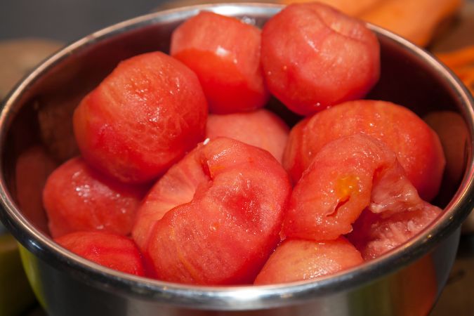 روش پوست کندن گوجه فرنگی