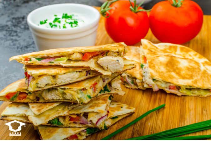 طرز تهیه کوسادیلا مرغ