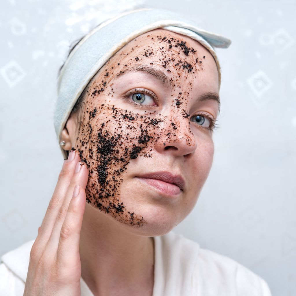 تاثیرات قهوه بر روی لک صورت و نحوه ساختن ماسک مناسب