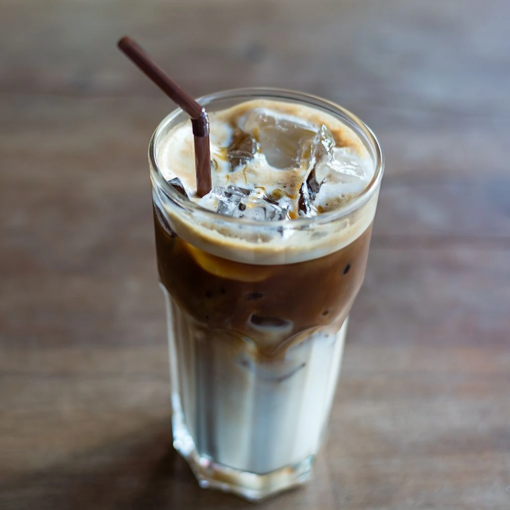 طرز تهیه آیس کارامل ماکیاتو 