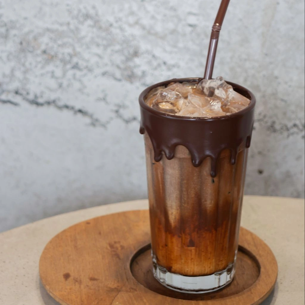 طرز تهیه آیس کارامل ماکیاتو 