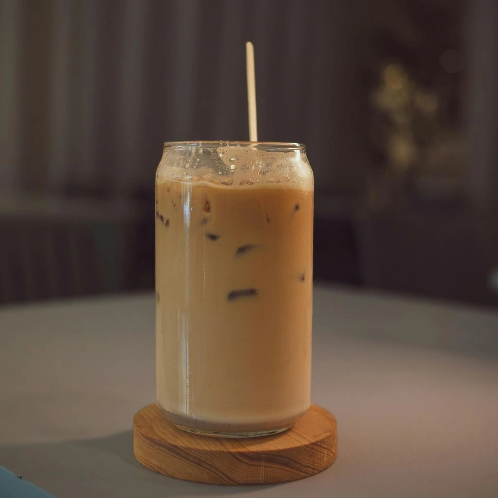 آیس موکا چیست؟ طرز تهیه آیس موکا کافی شاپی